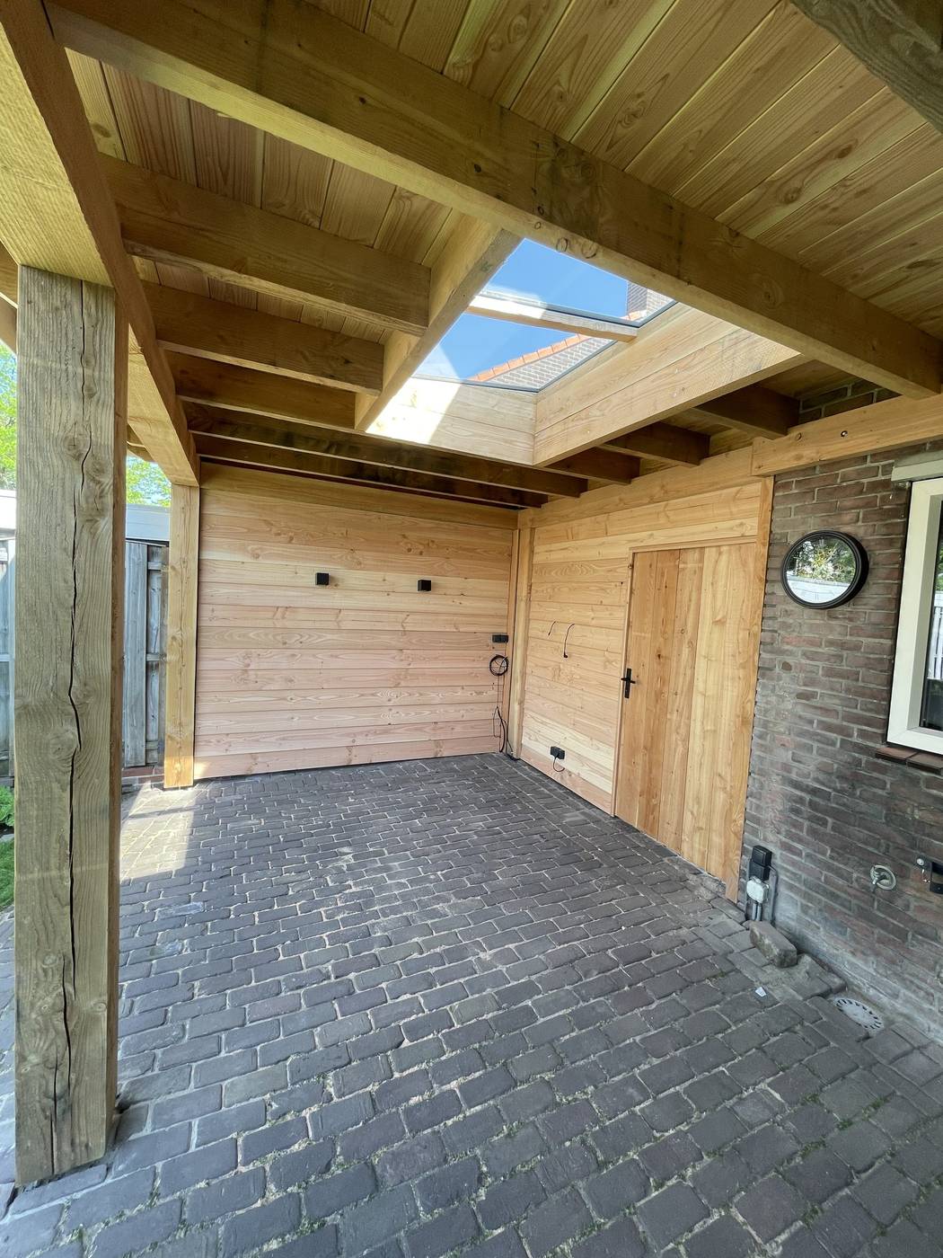 Buitenkamer met zithoek, tv en lichtstraat - foto 6