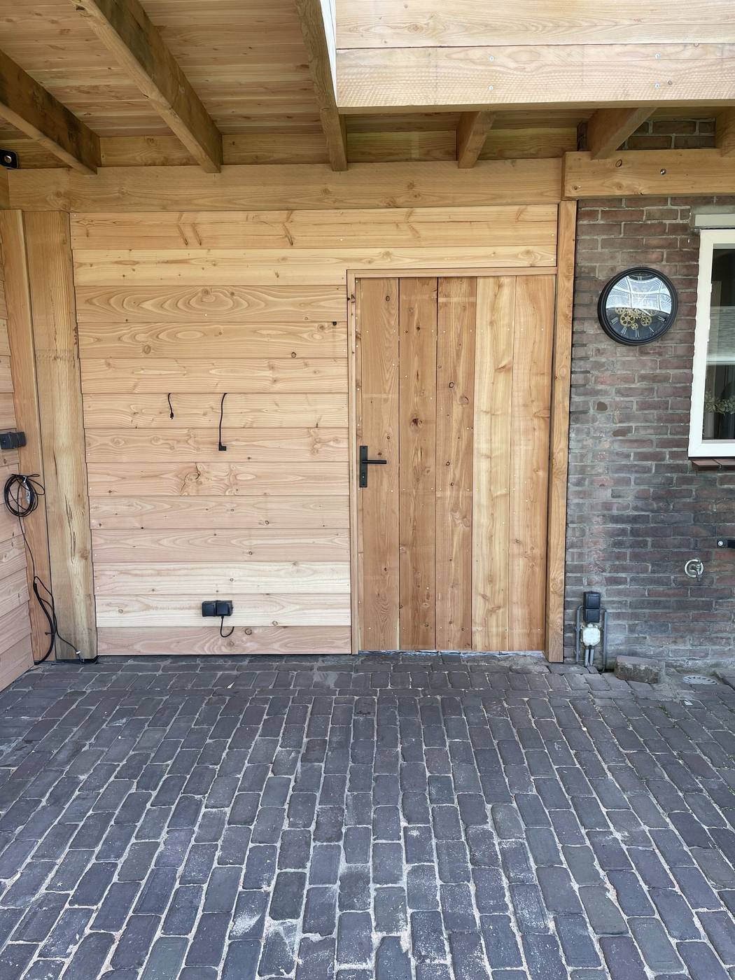 Buitenkamer met zithoek, tv en lichtstraat - foto 7