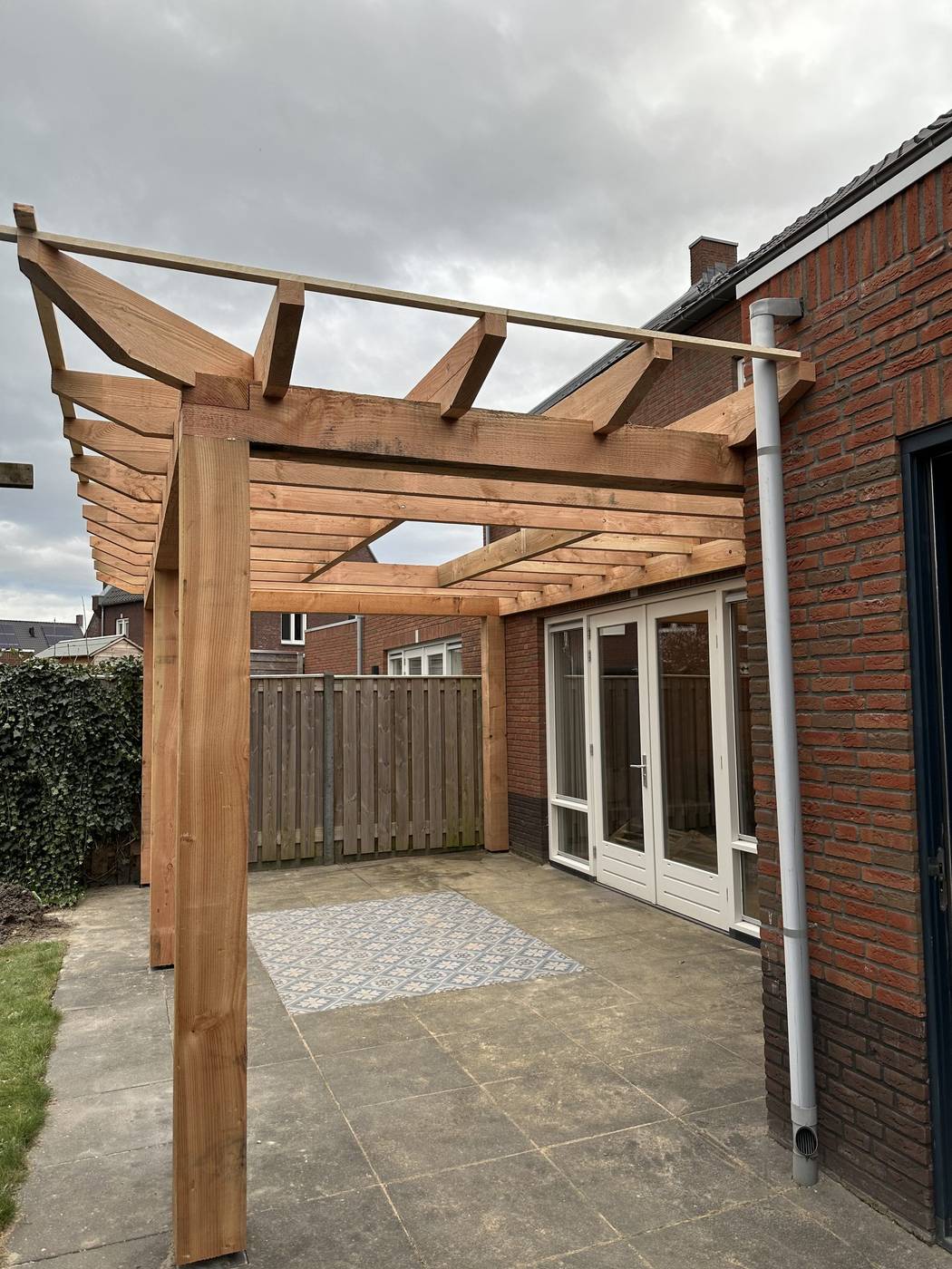 Buitenkamer aan huis met lichtstraat