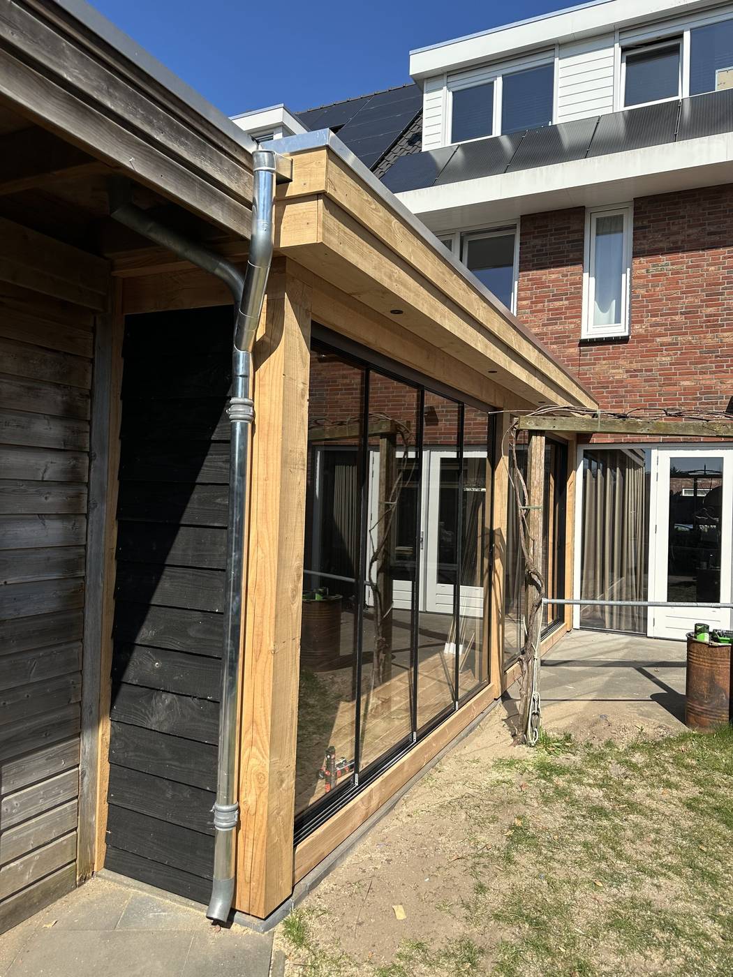 BuitenBinnen maatwerk buitenkamer Eindhoven — vakmanschap in detail